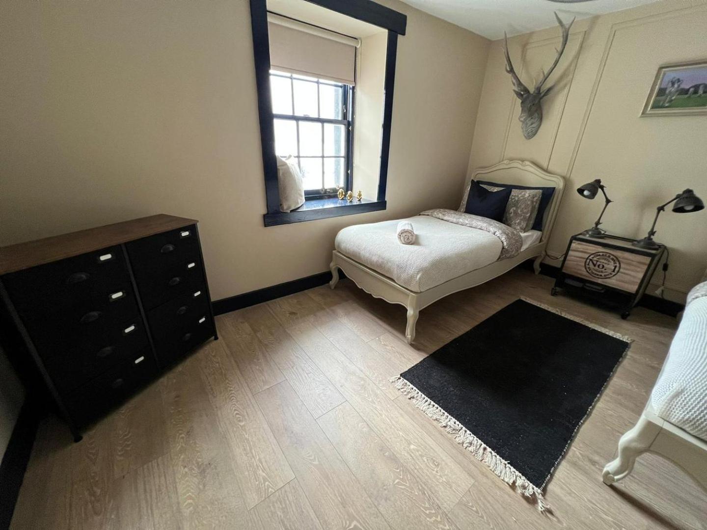 Charming And Cosy - Black'S Land Apartment Инверерей Екстериор снимка